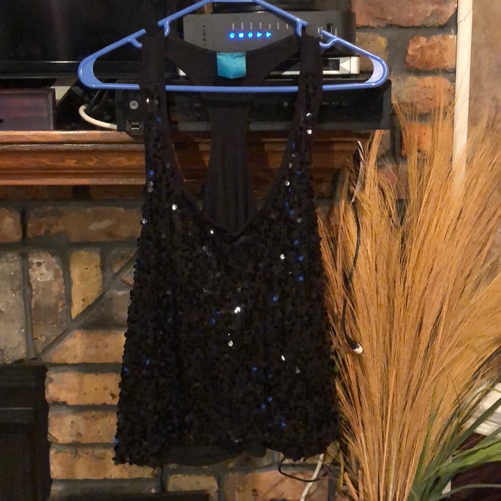 Dazzling shirt with sparkles and sequins